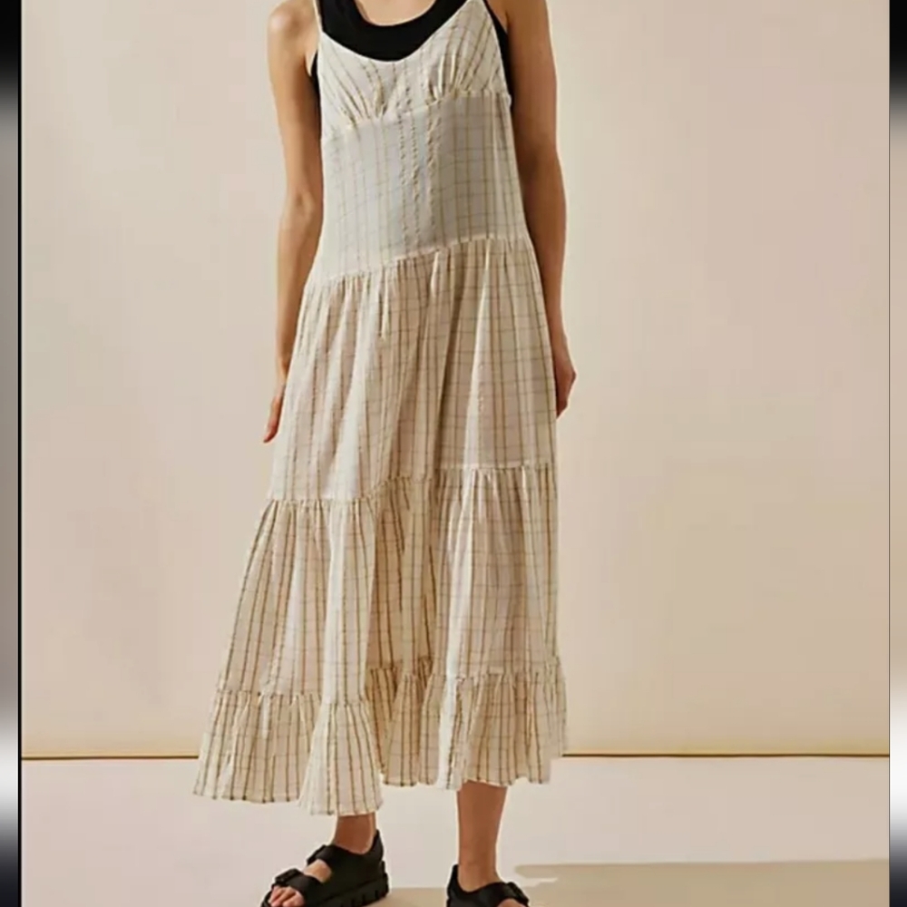Elegant Cream Plaid Maxi Dress - Picture 3 of 14